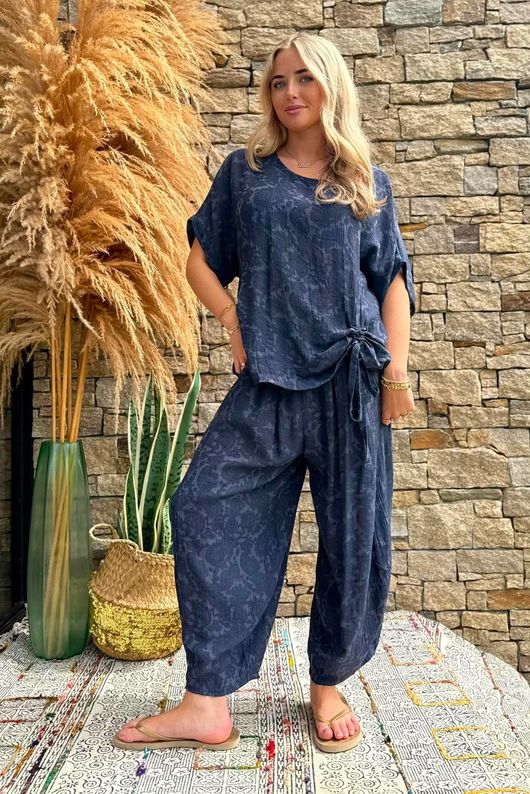 Kiti Paisley Damask Hitch Tee Navy